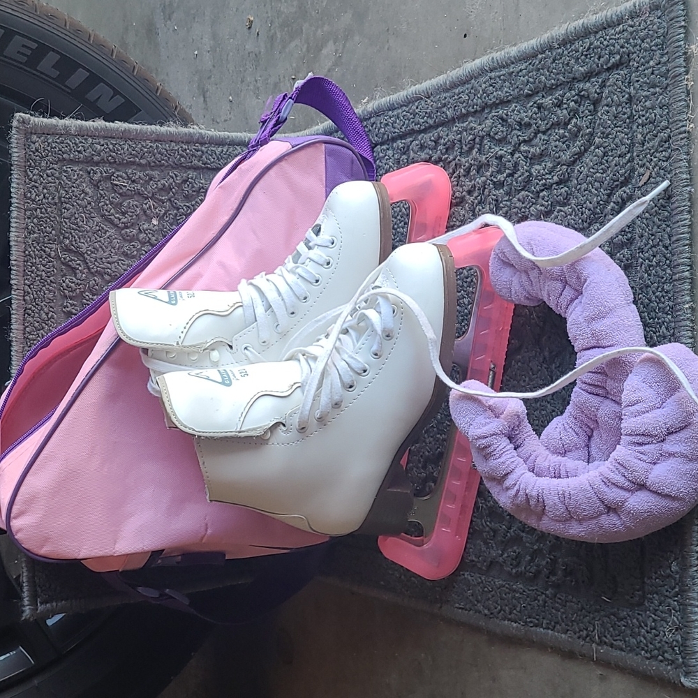 COPY - Glacier ice skates